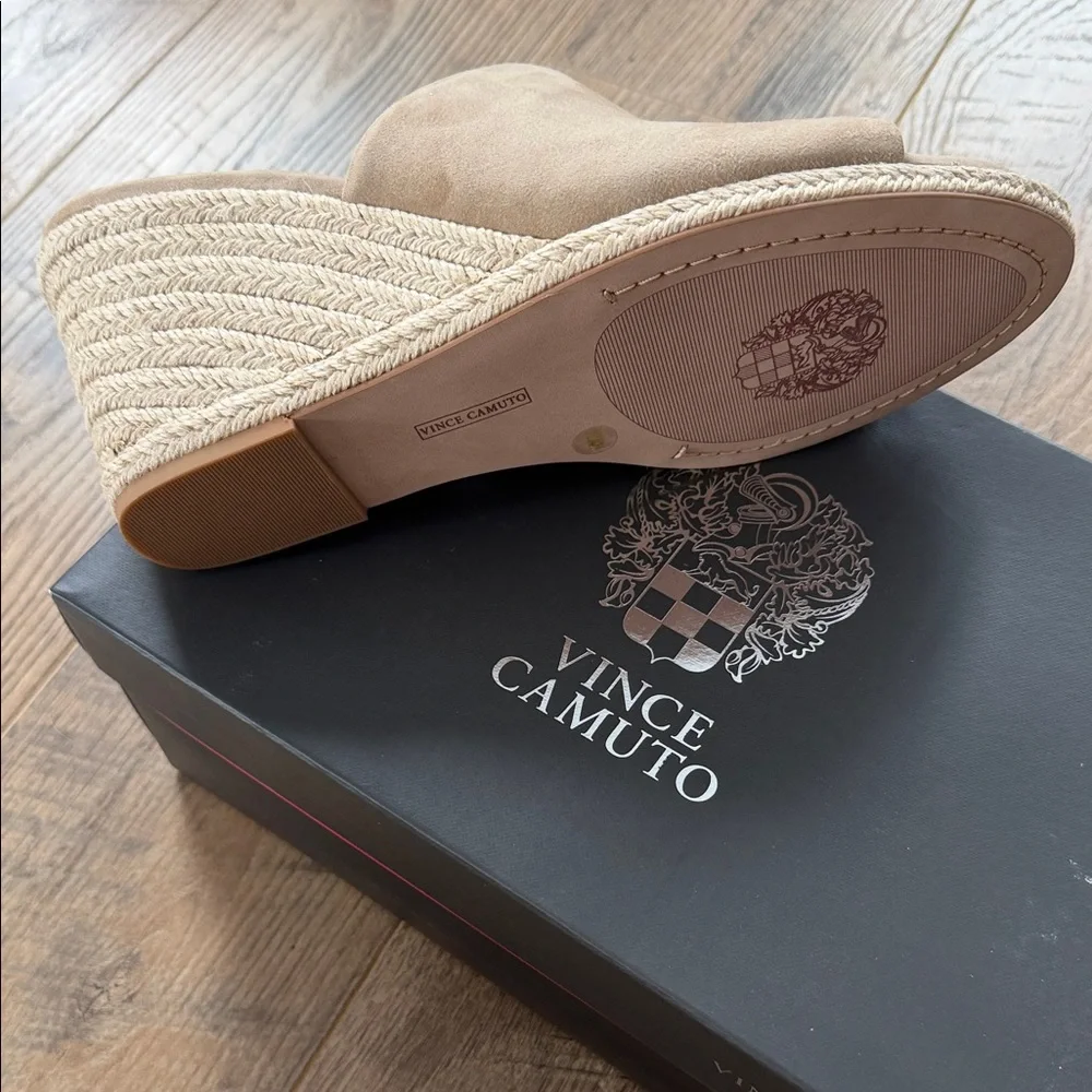 🆕 Vince Camuto Fayla Tan Wedge Sandals